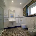 Sui Generis Luxury Hotel *