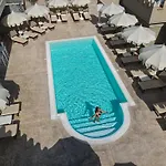 Sui Generis Luxury Hotel
