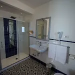 Sui Generis Luxury