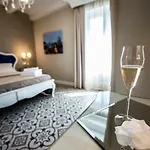 Sui Generis Luxury Hotel