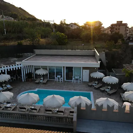 Sui Generis Luxury