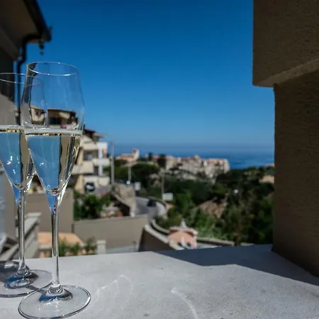 Sui Generis Luxury Hotel *