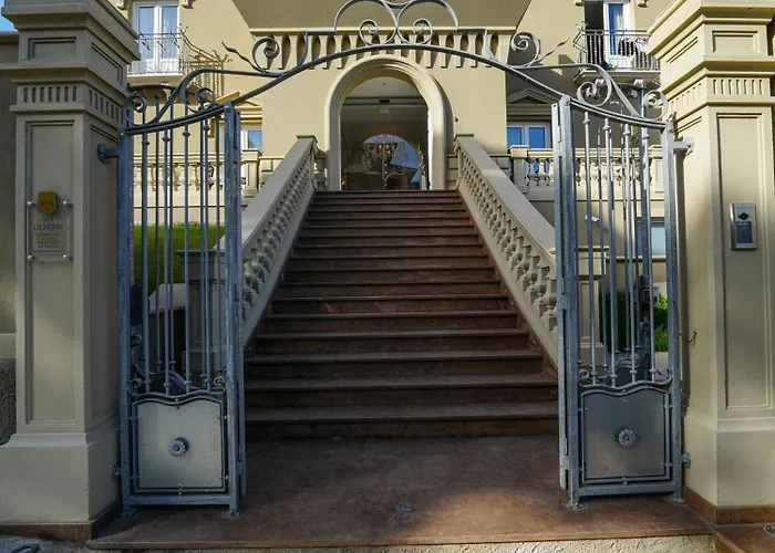 Sui Generis Luxury *