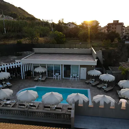 Sui Generis Luxury