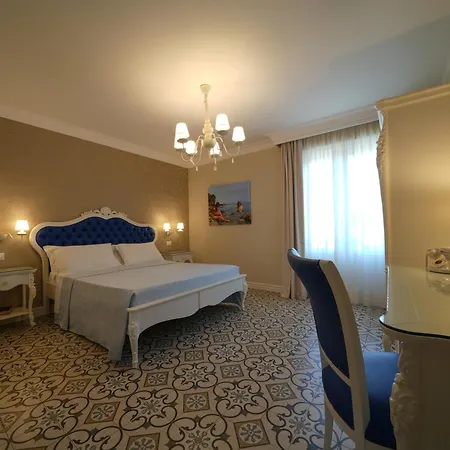 Sui Generis Luxury * Tropea