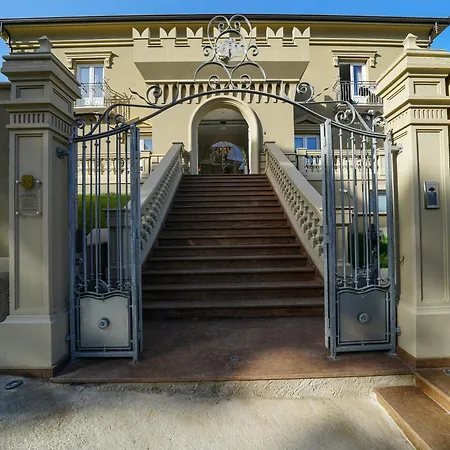 Sui Generis Luxury *