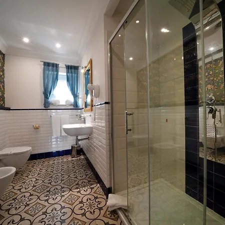 Sui Generis Luxury * Tropea