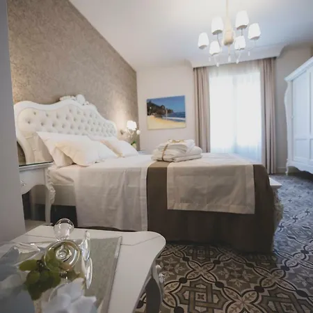 Sui Generis Luxury