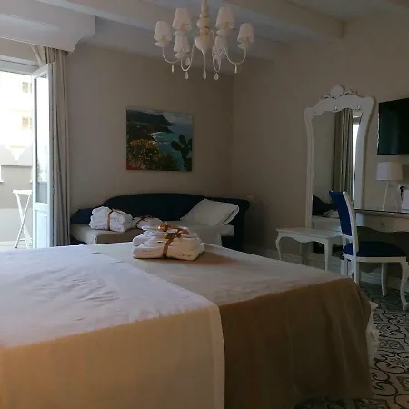 Sui Generis Luxury Hotel *