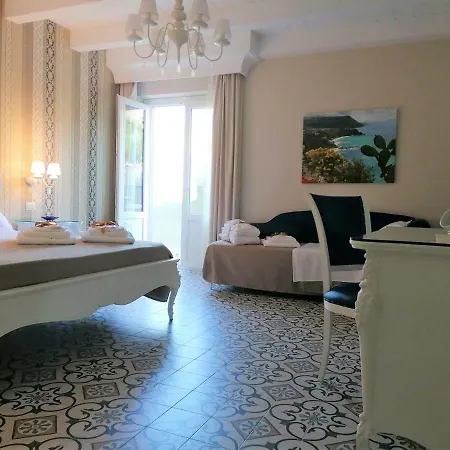 Sui Generis Luxury *