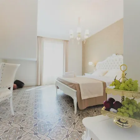 Sui Generis Luxury * Tropea