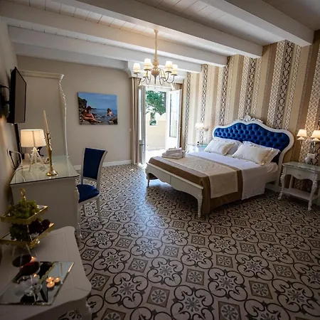 Sui Generis Luxury Tropea