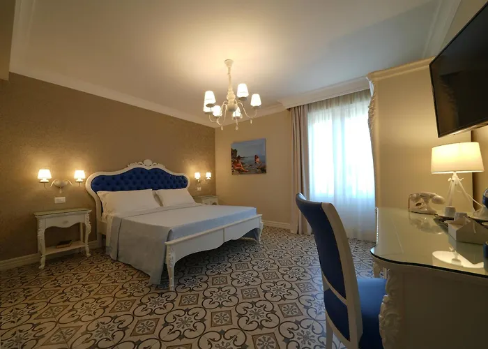 Sui Generis Luxury * Tropea